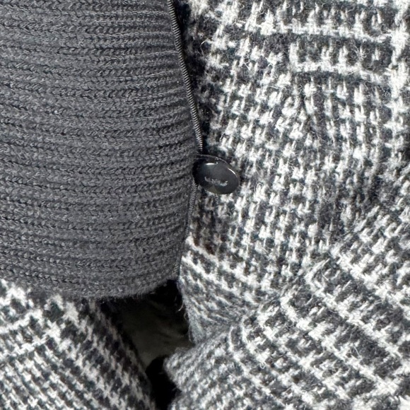 Guess Black and White Snap Closure Detachable Knit Collar Coat Size XL Classic - Picture 9 of 12